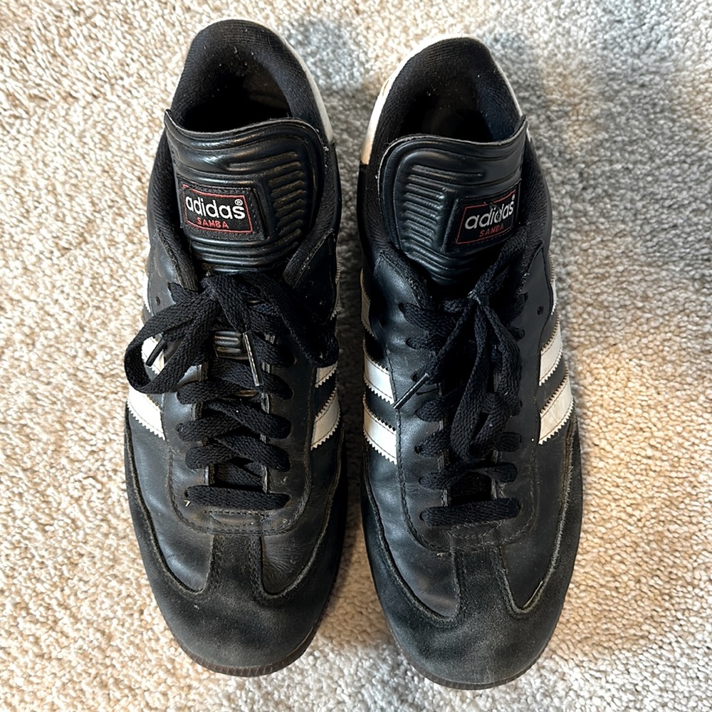 Mens used adidas sambas (size 8.5)